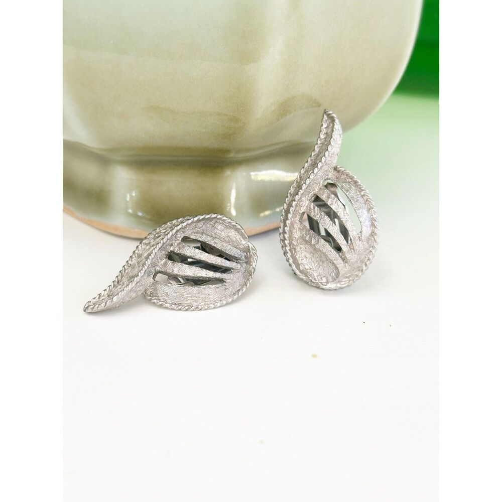 Vintage Silver Tone Textured Clip on Earrings